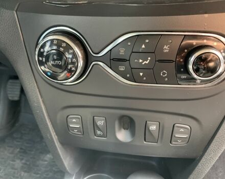 Синий Рено Сандеро, объемом двигателя 1.5 л и пробегом 170 тыс. км за 8000 $, фото 10 на Automoto.ua