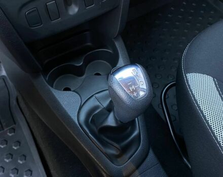 Рено Сандеро 2017 в Кривом Роге на Automoto.ua Синий Рено Сандеро, объемом двигателя 0.9 л и пробегом 81 тыс. км за 9500 $, фото 14 на Automoto.ua