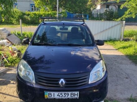 Рено Сандеро 2010 в Горишние Плавни (Комсомольск) на Automoto.ua Синий Рено Сандеро, объемом двигателя 1.4 л и пробегом 270 тыс. км за 2700 $, фото 1 на Automoto.ua