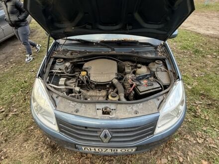 Синий Рено Сандеро, объемом двигателя 1.6 л и пробегом 270 тыс. км за 3200 $, фото 1 на Automoto.ua