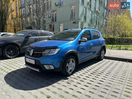 Рено Сандеро 2017 в Киеве на Automoto.ua Синий Рено Сандеро, объемом двигателя 1.46 л и пробегом 156 тыс. км за 8400 $, фото 1 на Automoto.ua