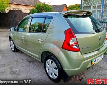 Зеленый Рено Сандеро, объемом двигателя 1.4 л и пробегом 35 тыс. км за 6300 $, фото 3 на Automoto.ua