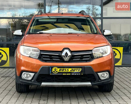 Рено Сандеро 2017 в Ивано-Франковске на Automoto.ua Оранжевый Рено Сандеро, объемом двигателя 0.9 л и пробегом 61 тыс. км за 8500 $, фото 1 на Automoto.ua