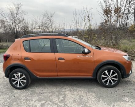 Оранжевый Рено Сандеро, объемом двигателя 1.5 л и пробегом 84 тыс. км за 11500 $, фото 3 на Automoto.ua