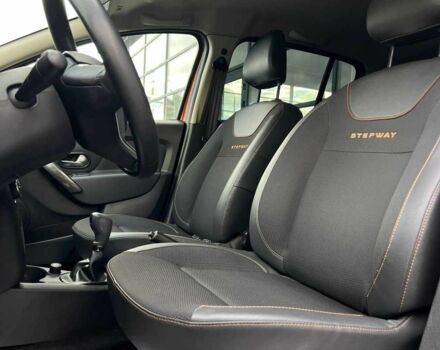 Оранжевый Рено Сандеро, объемом двигателя 0.9 л и пробегом 61 тыс. км за 8500 $, фото 8 на Automoto.ua