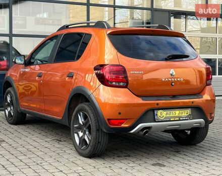 Рено Сандеро 2017 в Ивано-Франковске на Automoto.ua Оранжевый Рено Сандеро, объемом двигателя 0.9 л и пробегом 61 тыс. км за 8500 $, фото 4 на Automoto.ua