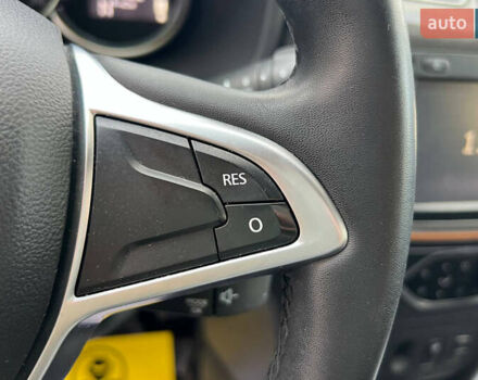 Рено Сандеро 2017 в Ивано-Франковске на Automoto.ua Оранжевый Рено Сандеро, объемом двигателя 0.9 л и пробегом 61 тыс. км за 8500 $, фото 11 на Automoto.ua