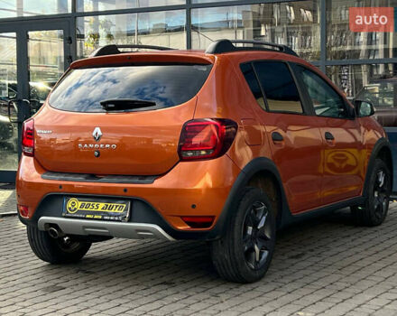 Рено Сандеро 2017 в Ивано-Франковске на Automoto.ua Оранжевый Рено Сандеро, объемом двигателя 0.9 л и пробегом 61 тыс. км за 8500 $, фото 6 на Automoto.ua