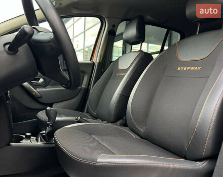 Рено Сандеро 2017 в Ивано-Франковске на Automoto.ua Оранжевый Рено Сандеро, объемом двигателя 0.9 л и пробегом 61 тыс. км за 8500 $, фото 8 на Automoto.ua