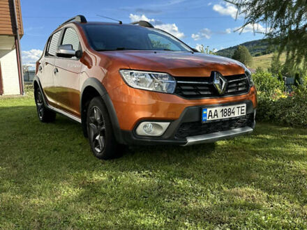 Рено Сандеро 2017 в Бориславе на Automoto.ua Оранжевый Рено Сандеро, объемом двигателя 1.46 л и пробегом 72 тыс. км за 10400 $, фото 1 на Automoto.ua