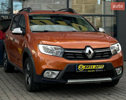 Рено Сандеро 2017 в Ивано-Франковске на Automoto.ua Оранжевый Рено Сандеро, объемом двигателя 0.9 л и пробегом 61 тыс. км за 8500 $, фото 1 на Automoto.ua