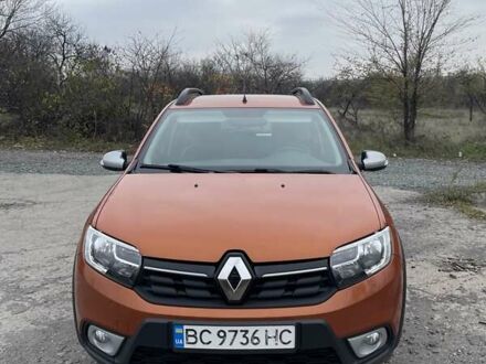 Оранжевый Рено Сандеро, объемом двигателя 1.46 л и пробегом 84 тыс. км за 11500 $, фото 1 на Automoto.ua
