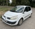 Білий Рено Сценік II, об'ємом двигуна 1.5 л та пробігом 250 тис. км за 1497 $, фото 7 на Automoto.ua