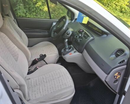 Белый Рено Сценик II, объемом двигателя 1.5 л и пробегом 158 тыс. км за 3900 $, фото 5 на Automoto.ua