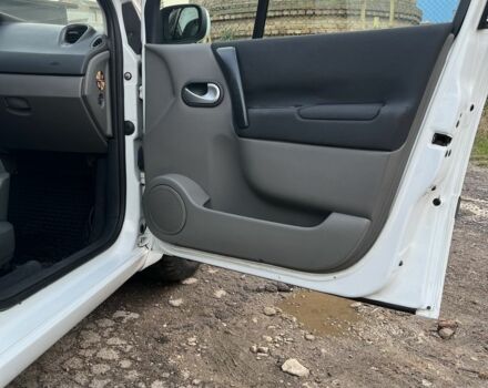 Білий Рено Сценік II, об'ємом двигуна 1.5 л та пробігом 320 тис. км за 5100 $, фото 15 на Automoto.ua