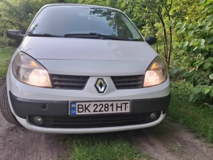 Рено Сценик II 2005 в Дубно на Automoto.ua Белый Рено Сценик II, объемом двигателя 1.5 л и пробегом 152 тыс. км за 4000 $, фото 1 на Automoto.ua