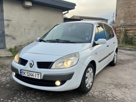 Рено Сценік II 2008 у Рівному на Automoto.ua Білий Рено Сценік II, об'ємом двигуна 1.5 л та пробігом 320 тис. км за 5100 $, фото 1 на Automoto.ua