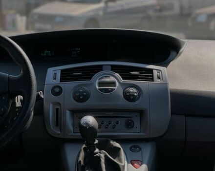 Бежевый Рено Сценик II, объемом двигателя 2 л и пробегом 210 тыс. км за 5100 $, фото 10 на Automoto.ua