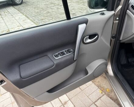 Бежевый Рено Сценик II, объемом двигателя 1.6 л и пробегом 197 тыс. км за 5699 $, фото 8 на Automoto.ua