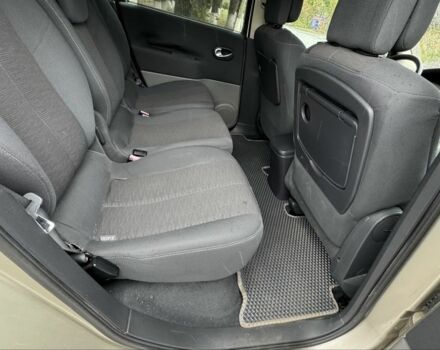 Рено Сценік II 2006 у Полтаві на Automoto.ua Бежевий Рено Сценік II, об'ємом двигуна 1.6 л та пробігом 131 тис. км за 5300 $, фото 5 на Automoto.ua