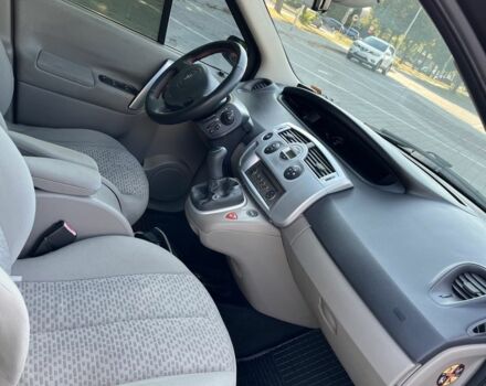 Чорний Рено Сценік II, об'ємом двигуна 1.6 л та пробігом 241 тис. км за 5500 $, фото 8 на Automoto.ua