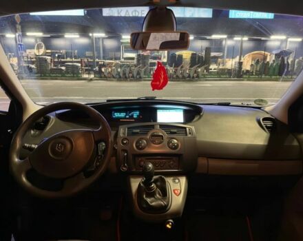 Черный Рено Сценик II, объемом двигателя 1.6 л и пробегом 170 тыс. км за 5200 $, фото 10 на Automoto.ua