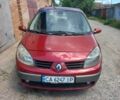Красный Рено Сценик II, объемом двигателя 1.9 л и пробегом 295 тыс. км за 3000 $, фото 1 на Automoto.ua