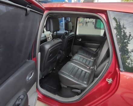 Рено Сценік II 2005 у Києві на Automoto.ua Червоний Рено Сценік II, об'ємом двигуна 2 л та пробігом 280 тис. км за 3500 $, фото 10 на Automoto.ua