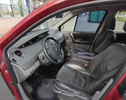 Рено Сценік II 2005 у Києві на Automoto.ua Червоний Рено Сценік II, об'ємом двигуна 2 л та пробігом 280 тис. км за 3500 $, фото 13 на Automoto.ua