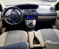 Красный Рено Сценик II, объемом двигателя 1.6 л и пробегом 205 тыс. км за 4700 $, фото 14 на Automoto.ua