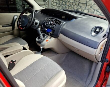 Красный Рено Сценик II, объемом двигателя 1.6 л и пробегом 205 тыс. км за 4700 $, фото 19 на Automoto.ua