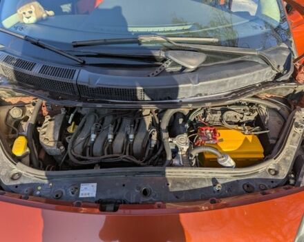 Красный Рено Сценик II, объемом двигателя 1.6 л и пробегом 143 тыс. км за 5800 $, фото 5 на Automoto.ua