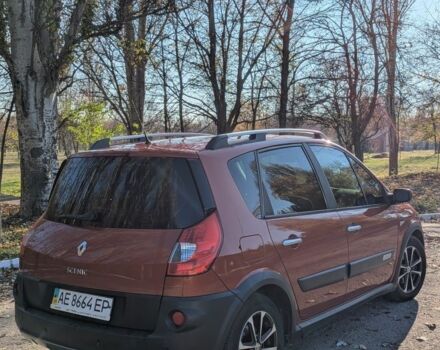 Красный Рено Сценик II, объемом двигателя 1.6 л и пробегом 143 тыс. км за 5800 $, фото 3 на Automoto.ua