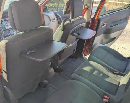 Красный Рено Сценик II, объемом двигателя 1.6 л и пробегом 143 тыс. км за 5800 $, фото 8 на Automoto.ua