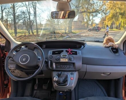 Красный Рено Сценик II, объемом двигателя 1.6 л и пробегом 143 тыс. км за 5800 $, фото 9 на Automoto.ua