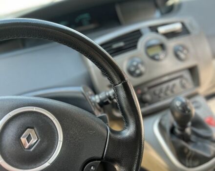 Красный Рено Сценик II, объемом двигателя 1.5 л и пробегом 241 тыс. км за 4279 $, фото 5 на Automoto.ua