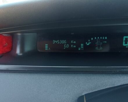 Красный Рено Сценик II, объемом двигателя 1.6 л и пробегом 345 тыс. км за 3300 $, фото 4 на Automoto.ua