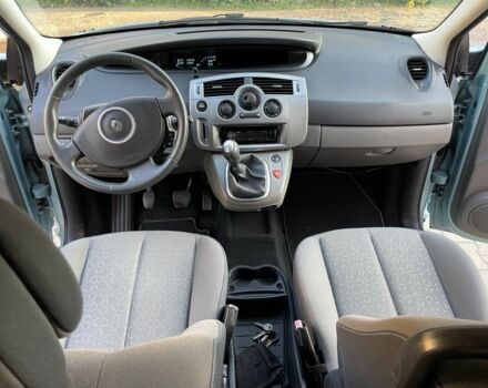 Рено Сценик II, объемом двигателя 1.6 л и пробегом 174 тыс. км за 5600 $, фото 4 на Automoto.ua