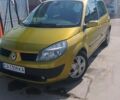 Желтый Рено Сценик II, объемом двигателя 1.9 л и пробегом 111 тыс. км за 4600 $, фото 1 на Automoto.ua