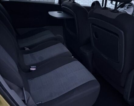 Жовтий Рено Сценік II, об'ємом двигуна 1.6 л та пробігом 230 тис. км за 4800 $, фото 16 на Automoto.ua