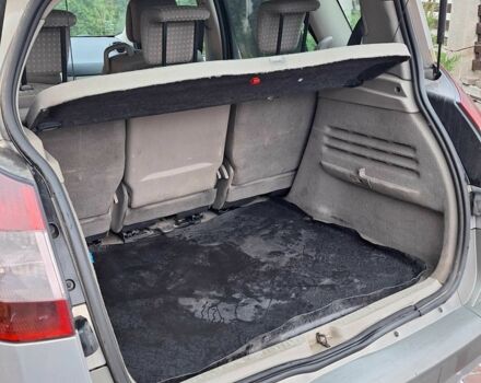 Серый Рено Сценик II, объемом двигателя 1.9 л и пробегом 315 тыс. км за 3900 $, фото 10 на Automoto.ua