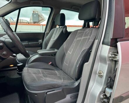 Сірий Рено Сценік II, об'ємом двигуна 0 л та пробігом 302 тис. км за 4990 $, фото 7 на Automoto.ua