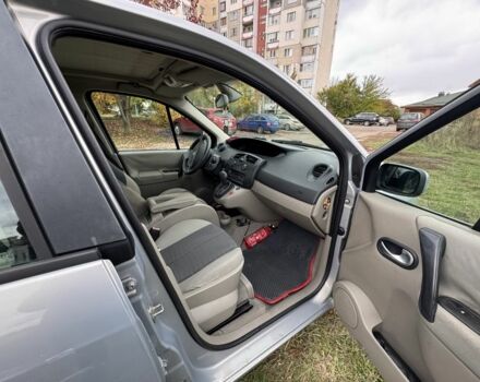 Рено Сценик II 2005 в Чернигове на Automoto.ua Серый Рено Сценик II, объемом двигателя 1.6 л и пробегом 190 тыс. км за 4900 $, фото 9 на Automoto.ua