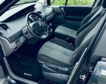 Серый Рено Сценик II, объемом двигателя 1.5 л и пробегом 211 тыс. км за 4600 $, фото 1 на Automoto.ua