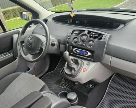 Серый Рено Сценик II, объемом двигателя 1.6 л и пробегом 225 тыс. км за 4650 $, фото 7 на Automoto.ua