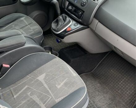 Серый Рено Сценик II, объемом двигателя 1.5 л и пробегом 300 тыс. км за 3300 $, фото 7 на Automoto.ua