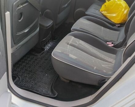 Серый Рено Сценик II, объемом двигателя 1.6 л и пробегом 290 тыс. км за 4700 $, фото 4 на Automoto.ua