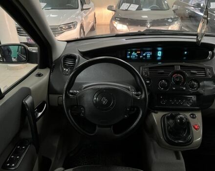 Серый Рено Сценик II, объемом двигателя 1.6 л и пробегом 183 тыс. км за 5200 $, фото 13 на Automoto.ua