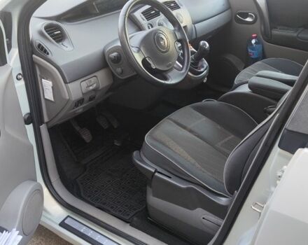 Серый Рено Сценик II, объемом двигателя 1.6 л и пробегом 290 тыс. км за 4700 $, фото 2 на Automoto.ua