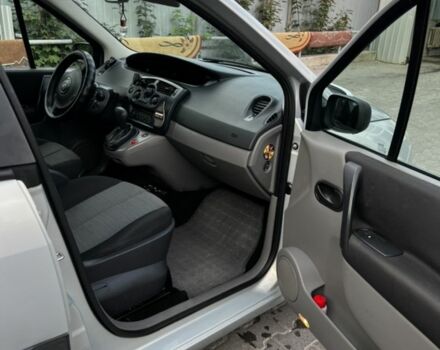 Серый Рено Сценик II, объемом двигателя 1.6 л и пробегом 210 тыс. км за 4600 $, фото 6 на Automoto.ua